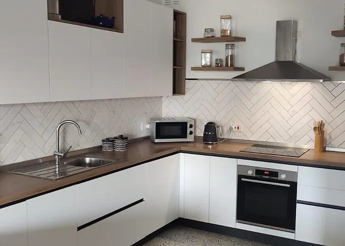 Sea Front مرسلوك