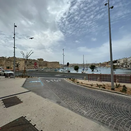 Marea Seafront Apartment Kalkara